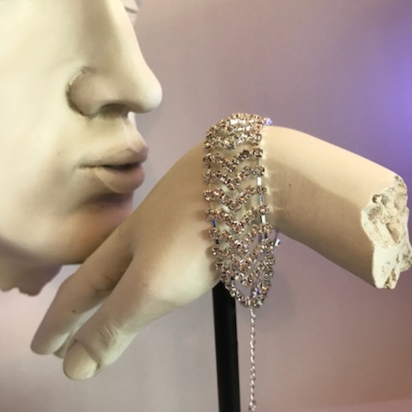 Stunning Sterling Silver Bracelet V‎ Shape CV - Picture 8 of 8